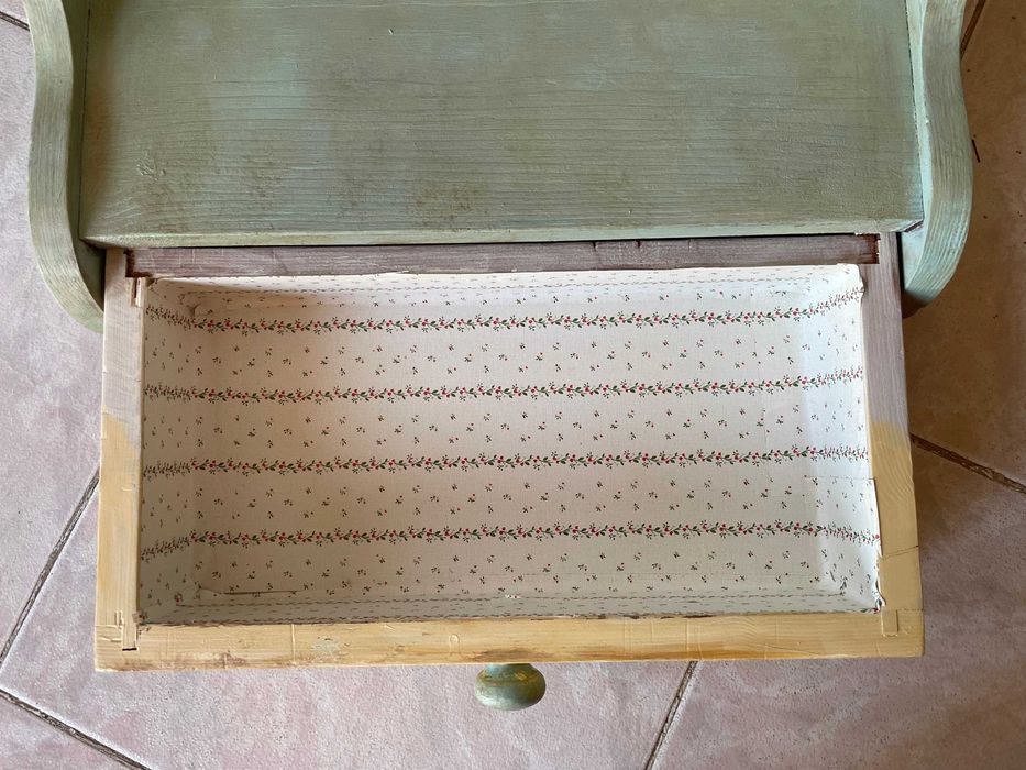 Lindíssima prateleira pintada à mão, rustica, madeira, antiga