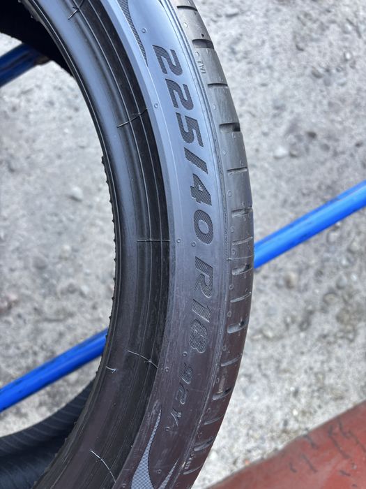 225/40/18 R18 Pirelli P Zero PZ4 літо 1 шт