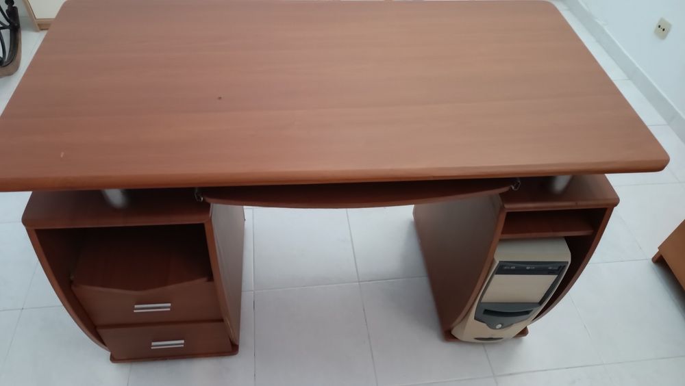 Secretaria com muita arrumação