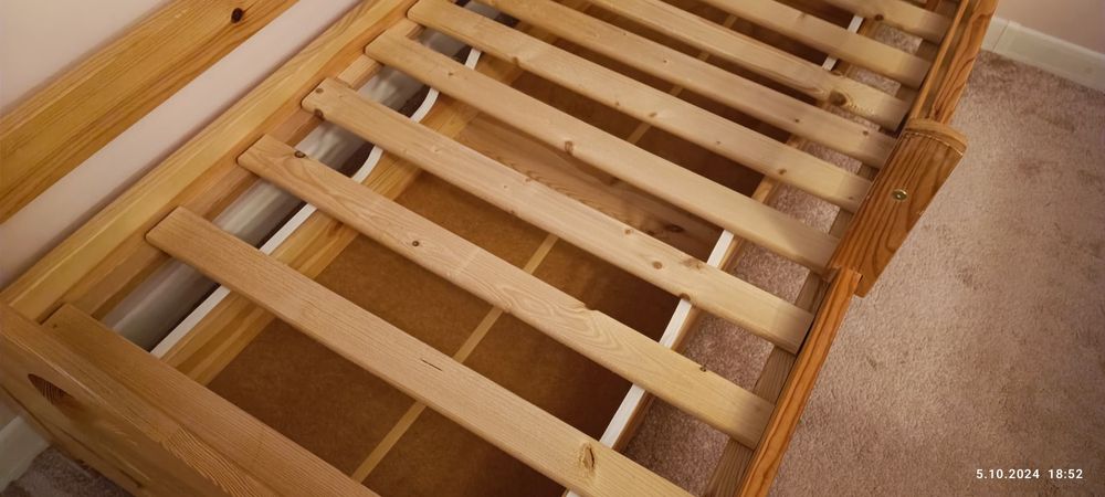 Łóżko dziecięce drewniane z barierką 80x160