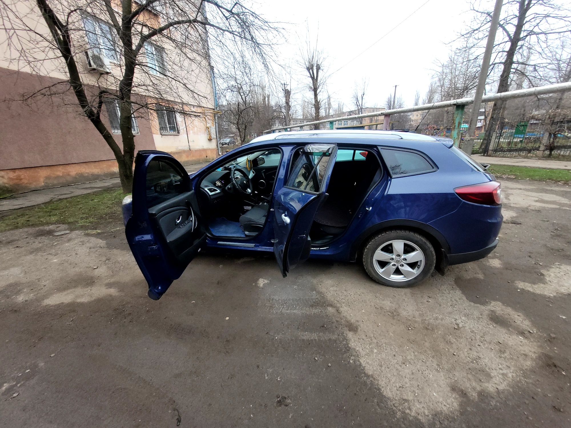 RENAULT MEGANE 3 1.4 бензин