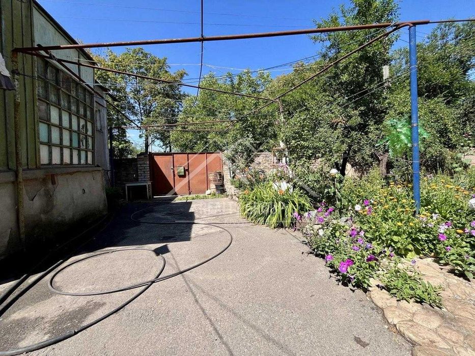 Продаж  просторого будинку Універмаг 44 квартал