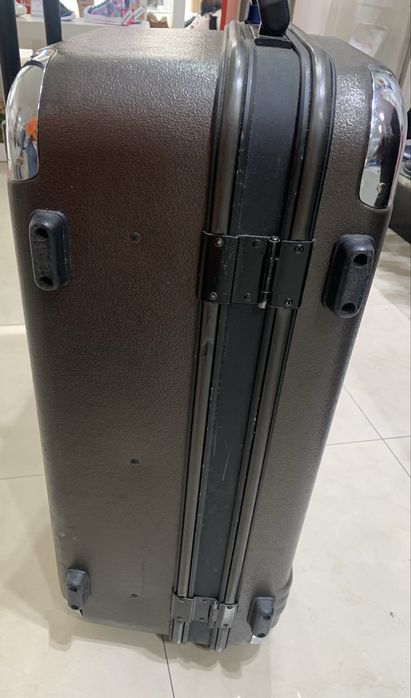 Mala para transportar sapatos com divisórias reguláveis