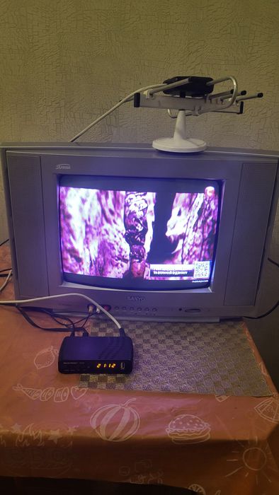 Телевизор SANYO Stream + тв тюнер т2
