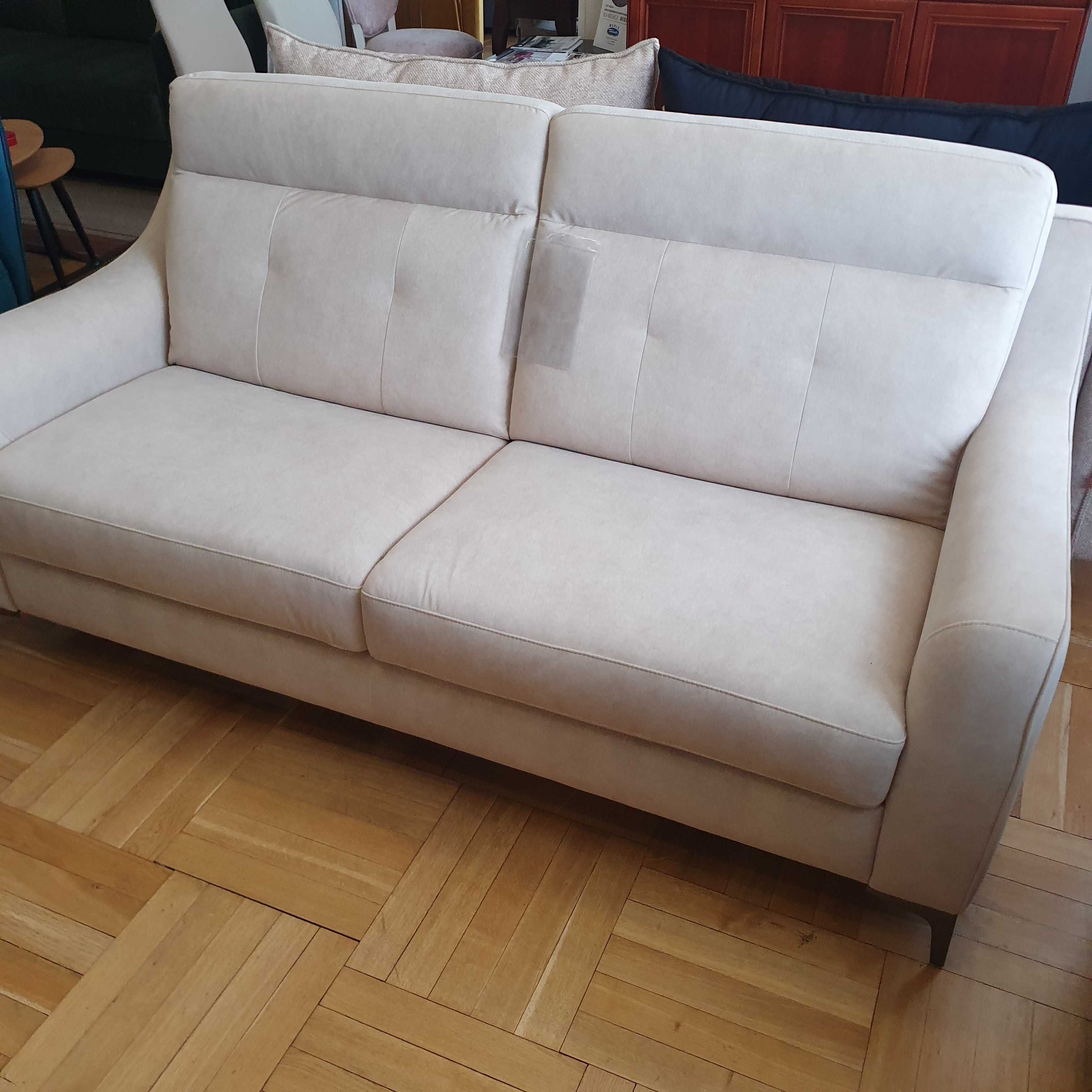 Komfortowa sofa ze spaniem na materacu Camomilla Vero