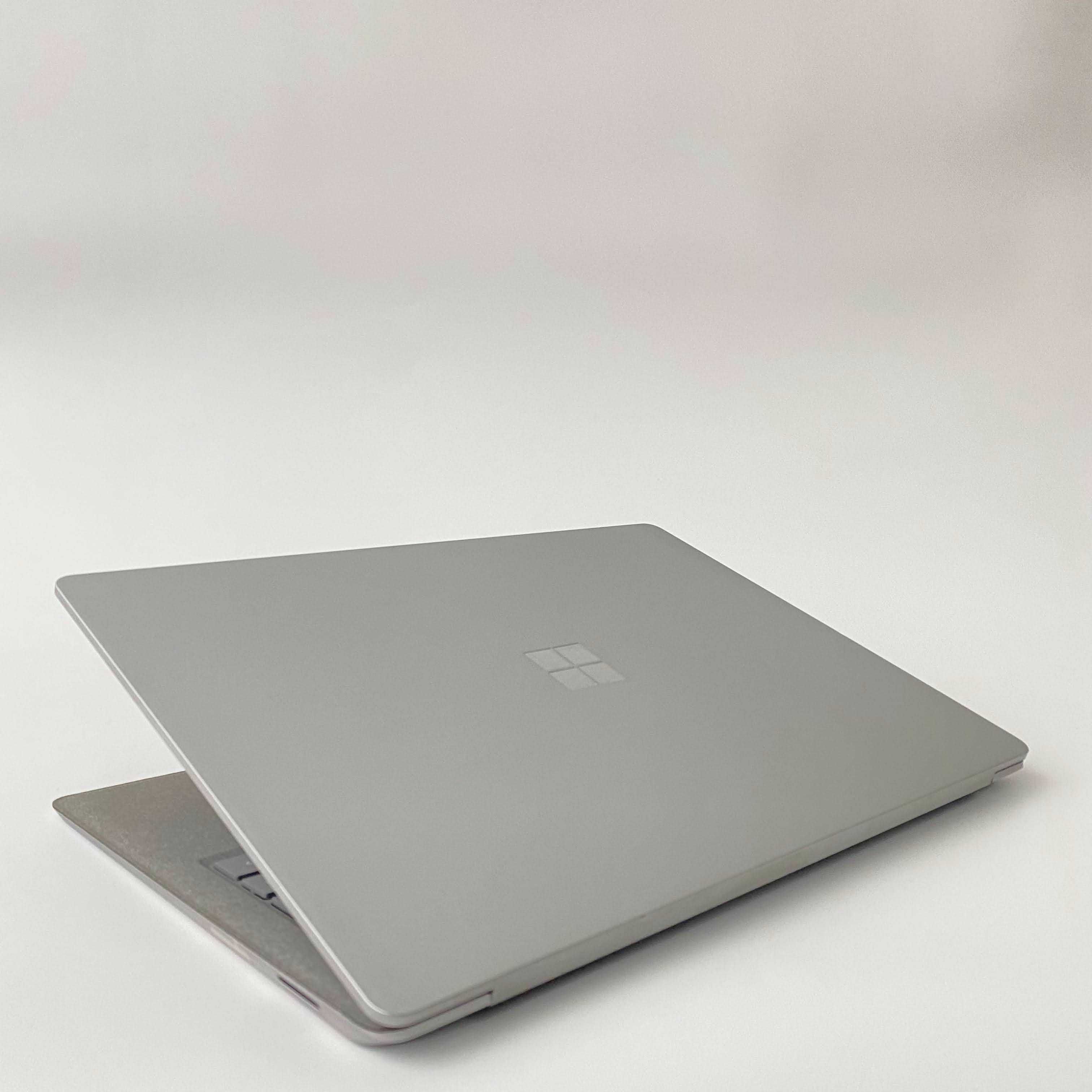 Ноутбук Microsoft Surface Laptop 2 QHD i7-8650U/16GB RAM/512GB SSD