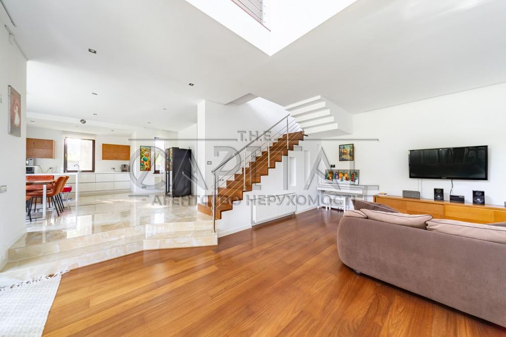 Пропонується в оренду чудовий будинок площею 300м2