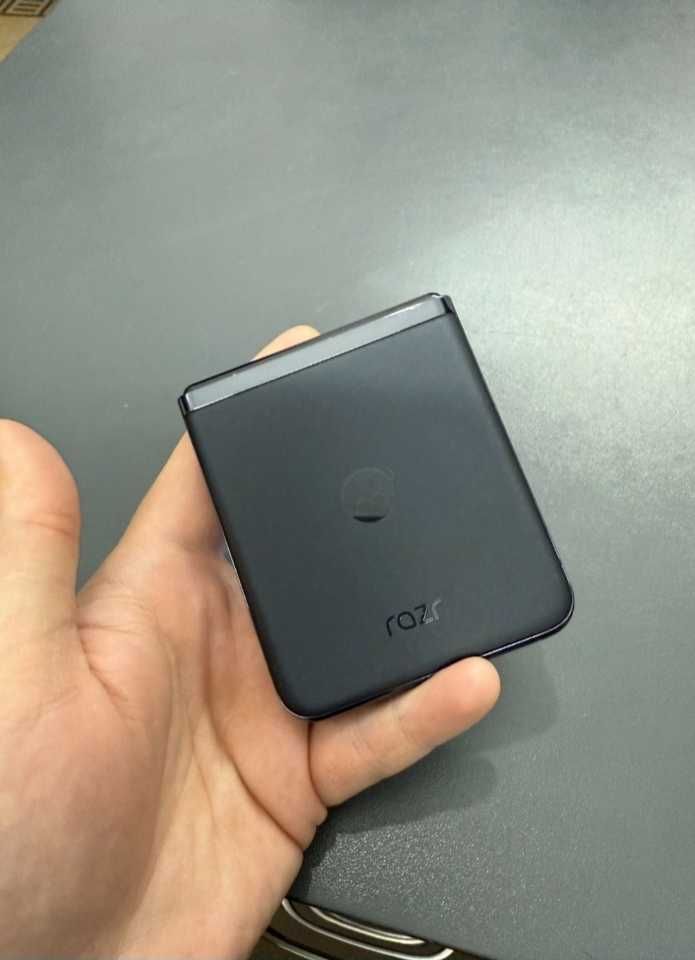 Смартфон Motorola Razr Plus 2023 8/256GB