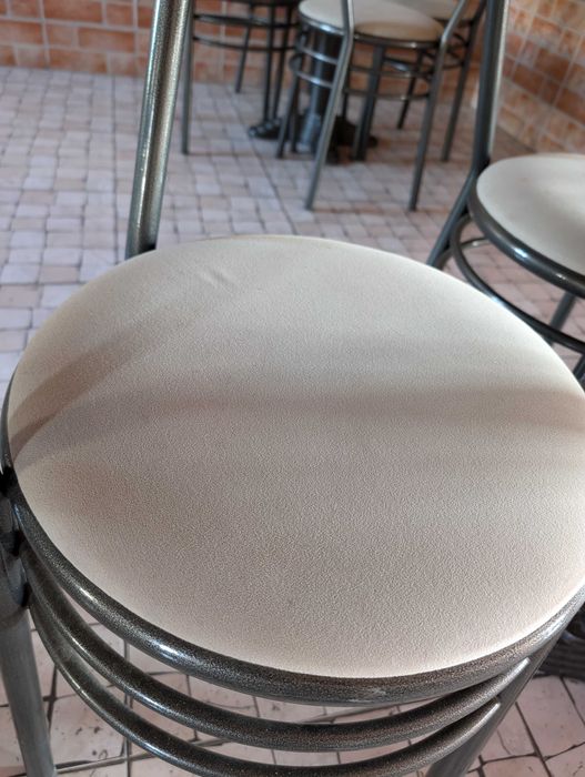 Mesas e cadeiras de café/bar