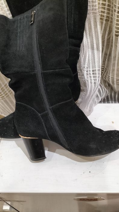 Черевички жіночі. Чорного та бежевого кольору.