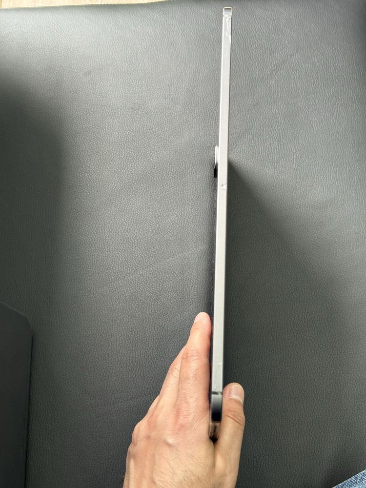 iPad Pro 12.9 (2020) 256gb Wi-Fi/LTE Заблокирован.
