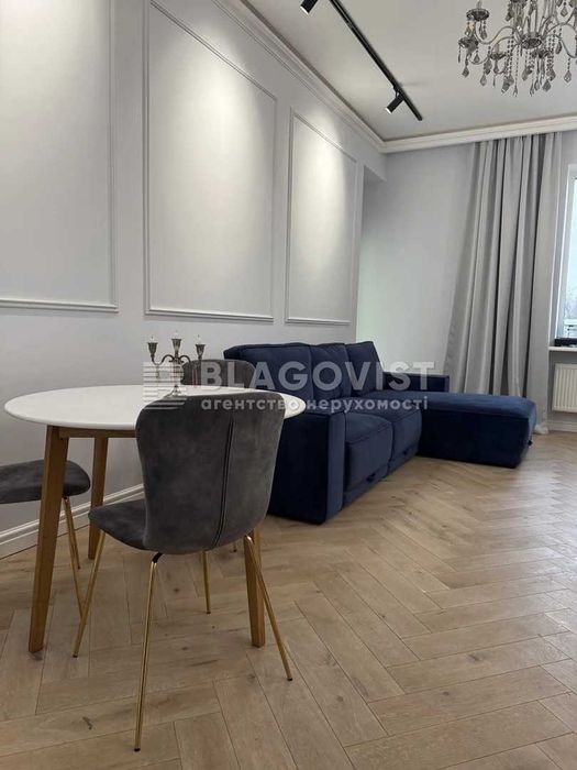 Продаж 2-х кімн кв-ри вул.Антонова Авіаконструктора, 2/32 к1 Сталінка