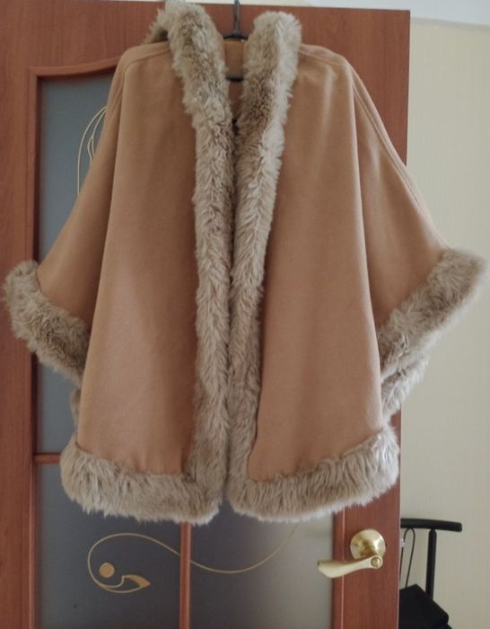 Накидка та жилетка, жіноча шикарна
