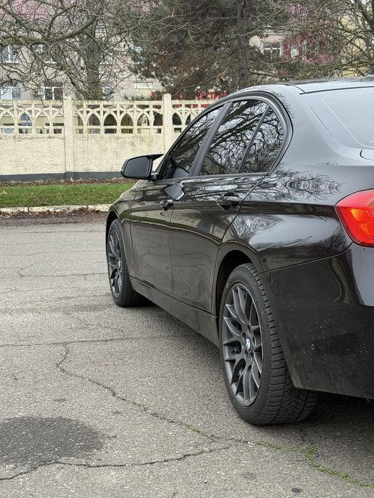 Продам BMW F30 2.0 дизель