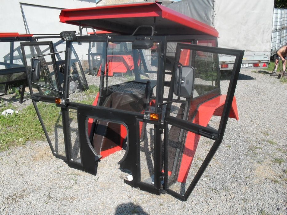 Kabina ciagnikowa c360  c330 mf255 mf235 dostepna od reki