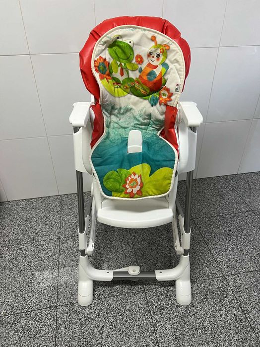 Cadeira de refeição da marca CAM