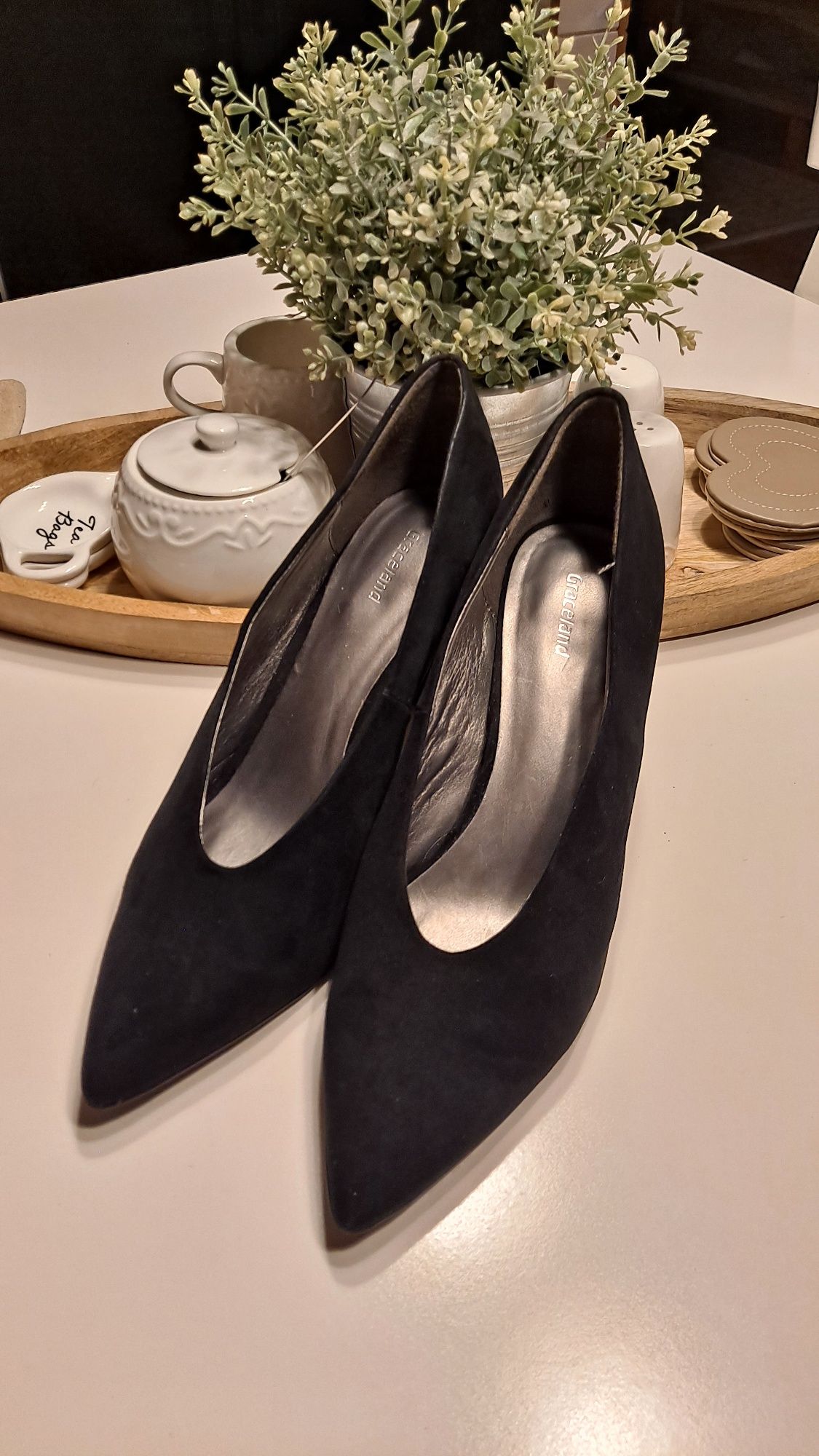 Czarne buty na obcasie/ czółenka/ szpilki
