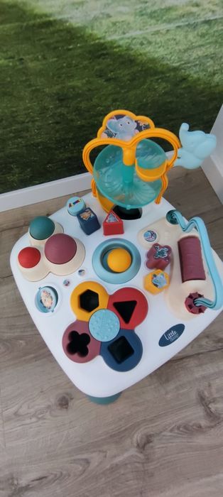 Smoby Stolik Interaktywny Little Smoby
Dzięki stolikowi do zabawy Litt