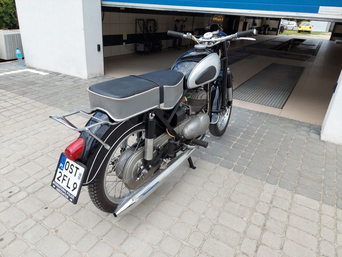 Motocykl SHL M11