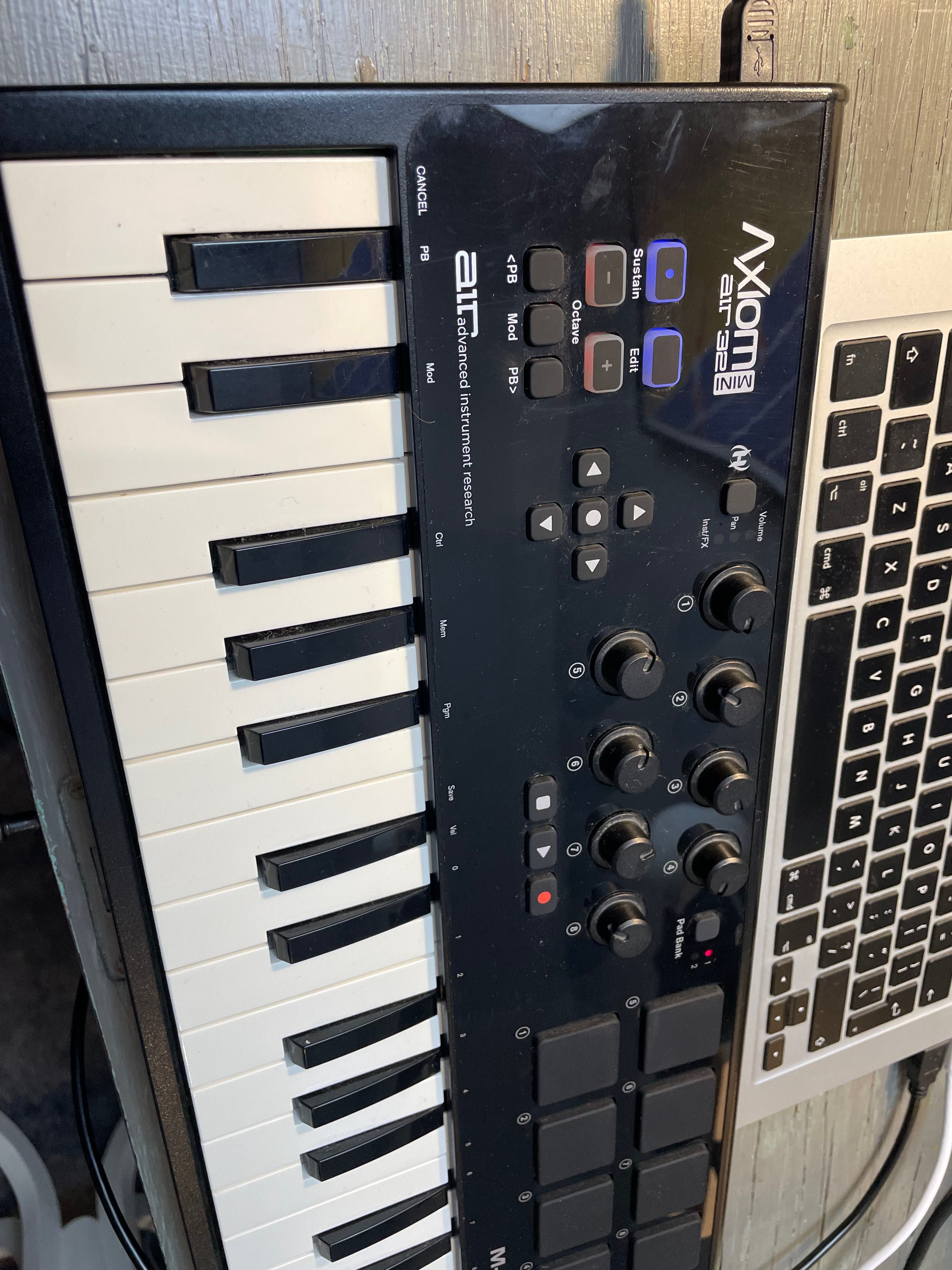 M- AUDIO AXIOM AIR 32 stan bdb