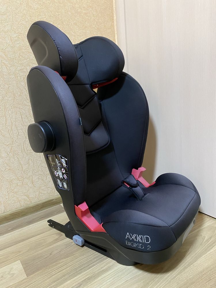 Шведское автокресло Axkid Bigkid Isofix с 3 до 12 лет 15-36 кг