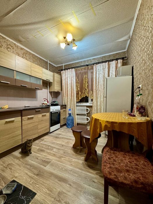 Продам 1-кімн. Лівий берег. Великогабаритна.