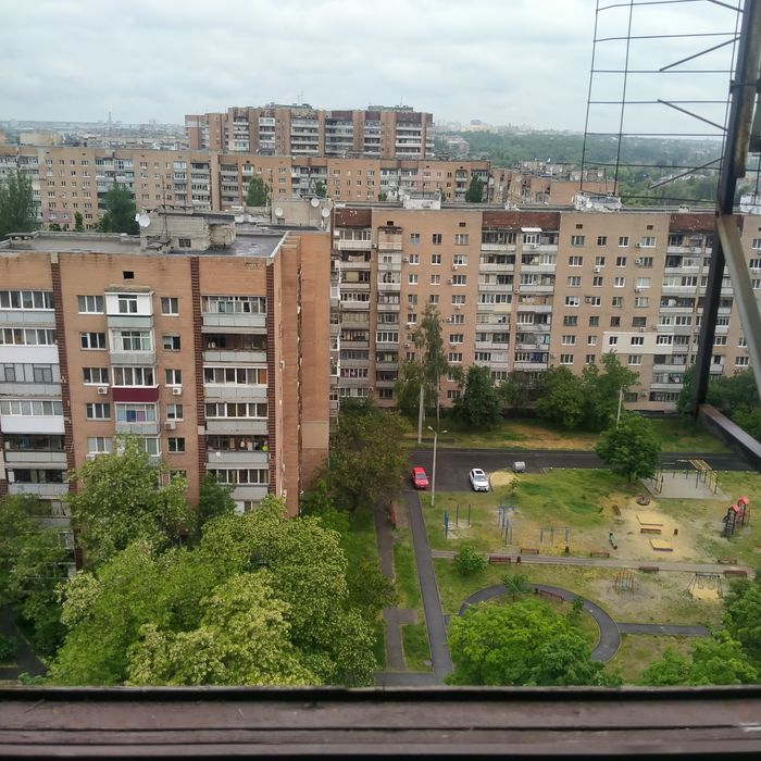 Продам 1 к.из.кв.на заводе Шевченко.13500 торг