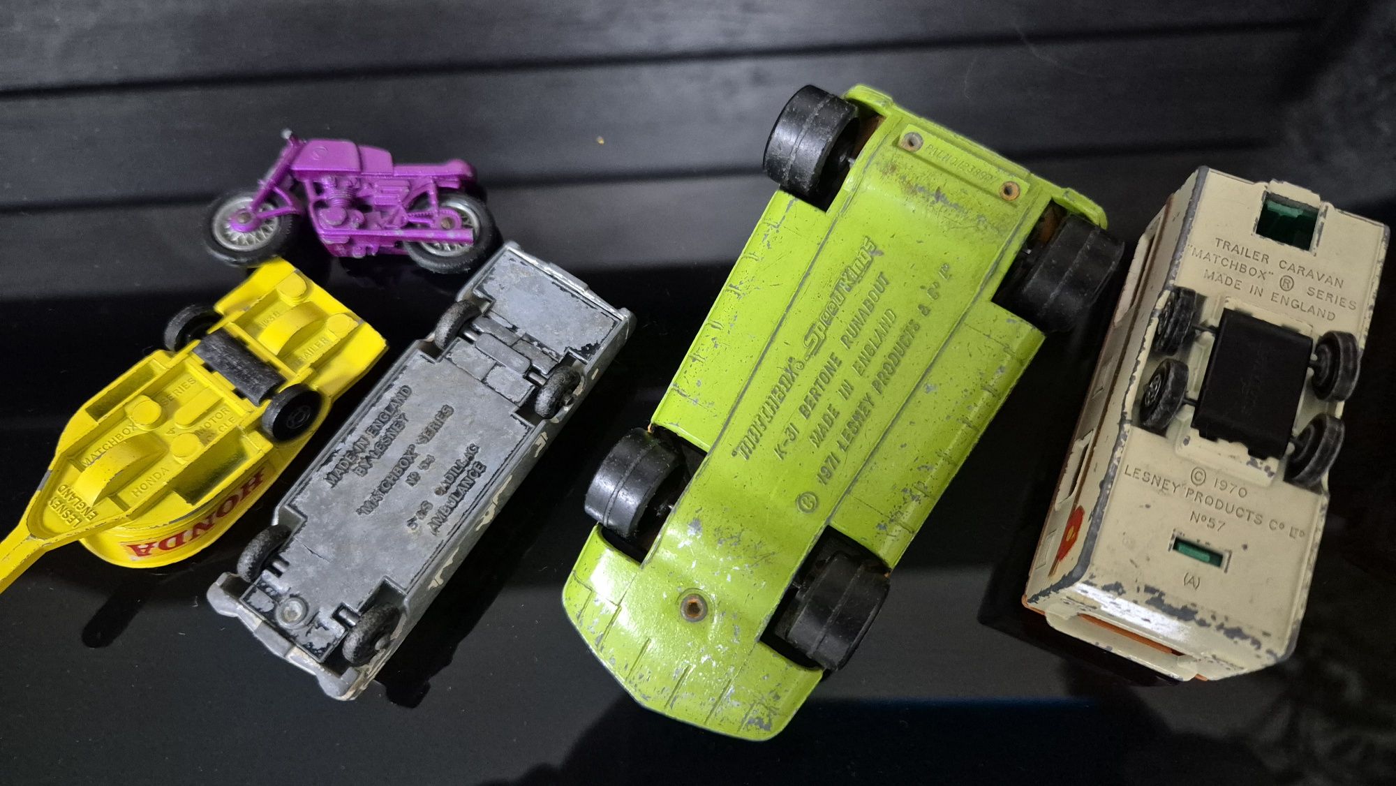 Stare resoraki matchbox.