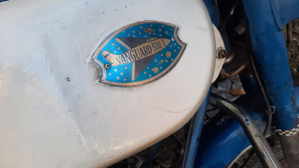 Mota Vanguard, com documentos