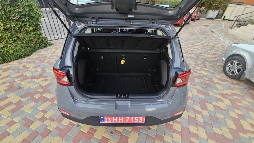 Продам HYUNDAI VENUE Avtomat