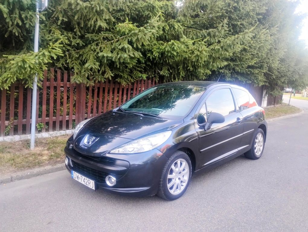 Peugeot 207 1,4benzyna 2009r