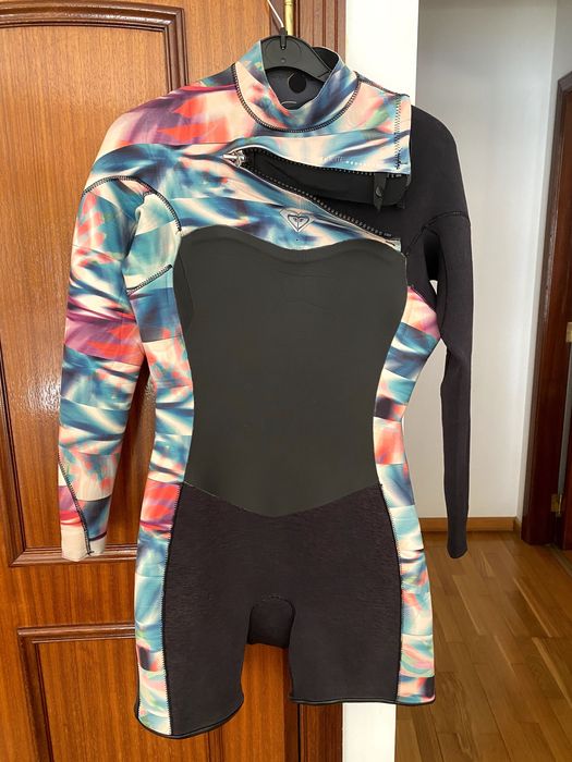 Fato surf roxy mulher