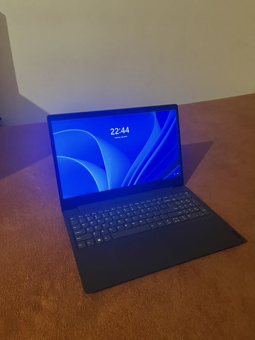 Laptop Lenovo V15 IIL