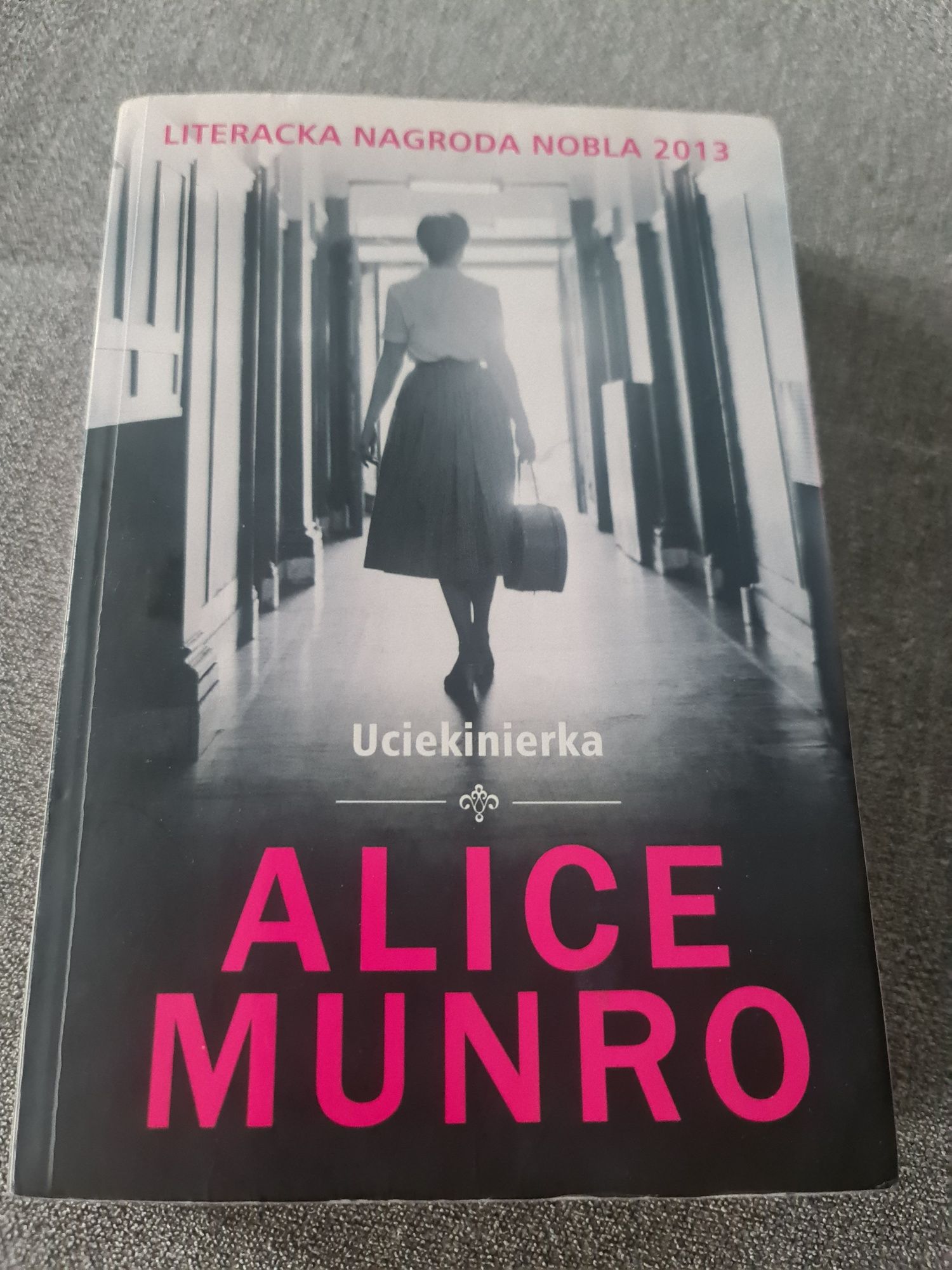 Alice Munro Uciekinierka miękka okładka