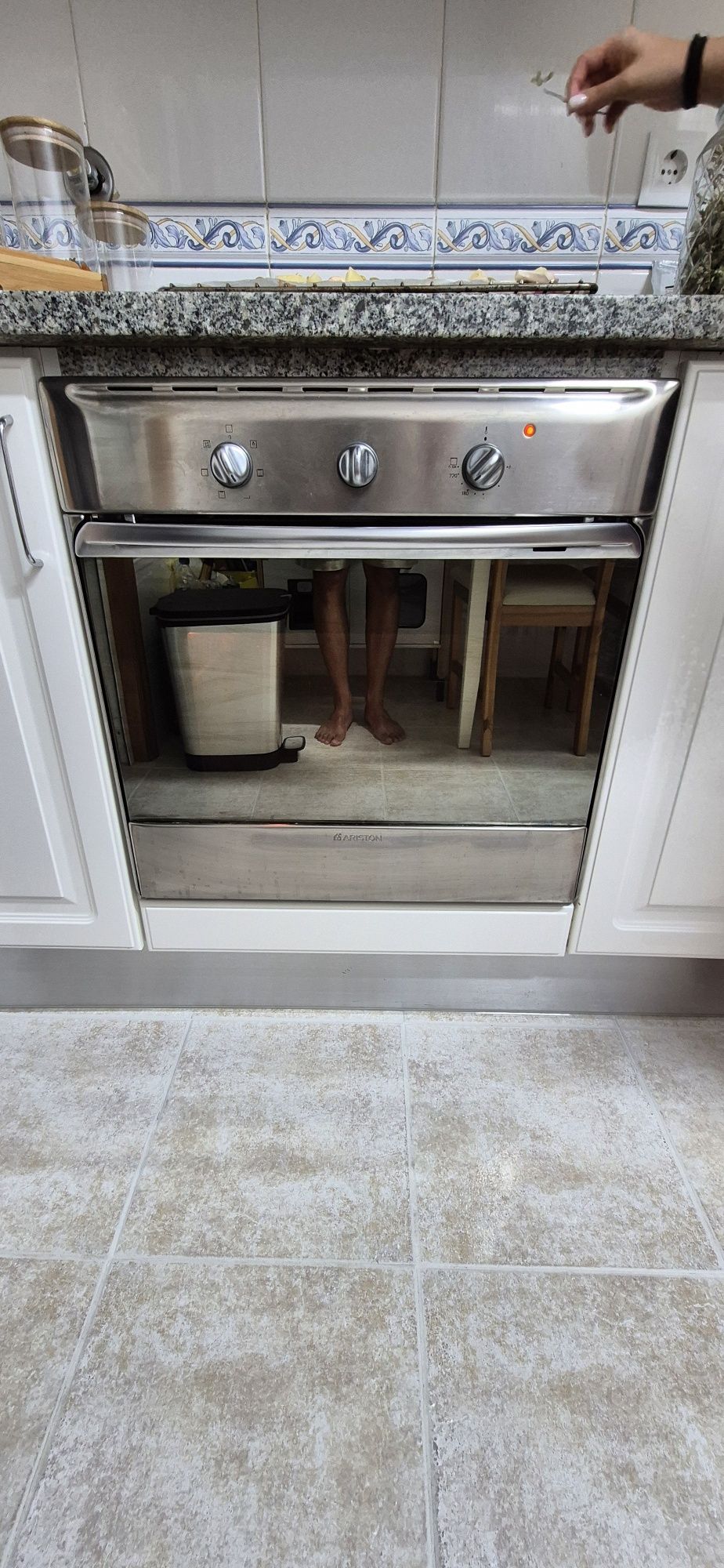 Forno Elétrico Embutido Ariston – Pronto a Usar!
