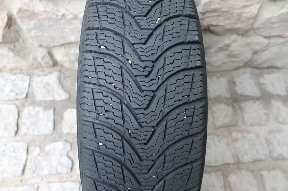 Продам зимнюю резину 175/70 R13 Premiorri