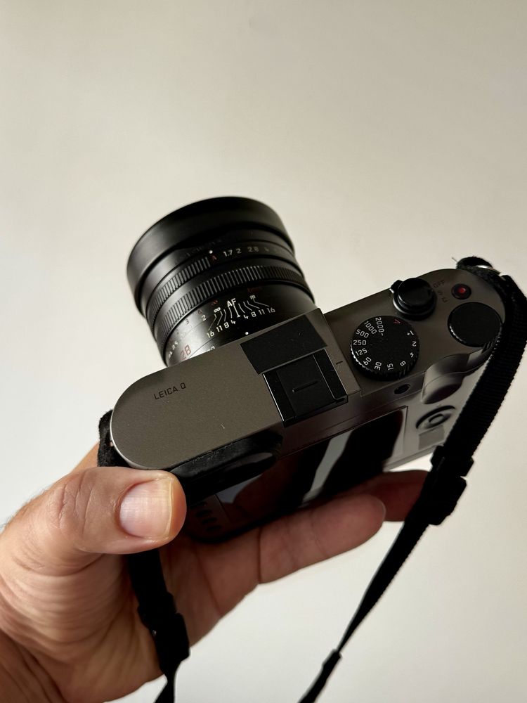 Leica Q (Typ 116) Titanium Grey Edition