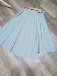 Plisowana, niebieska spódnica Mohito 36