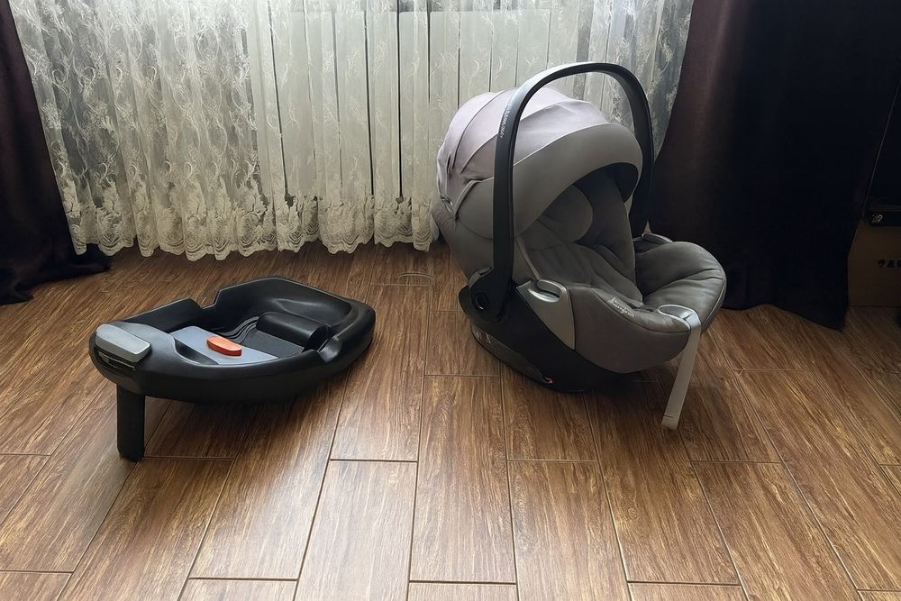 Автокрісло CYBEX Cloud Q Platinum з базою(ISOFIX)