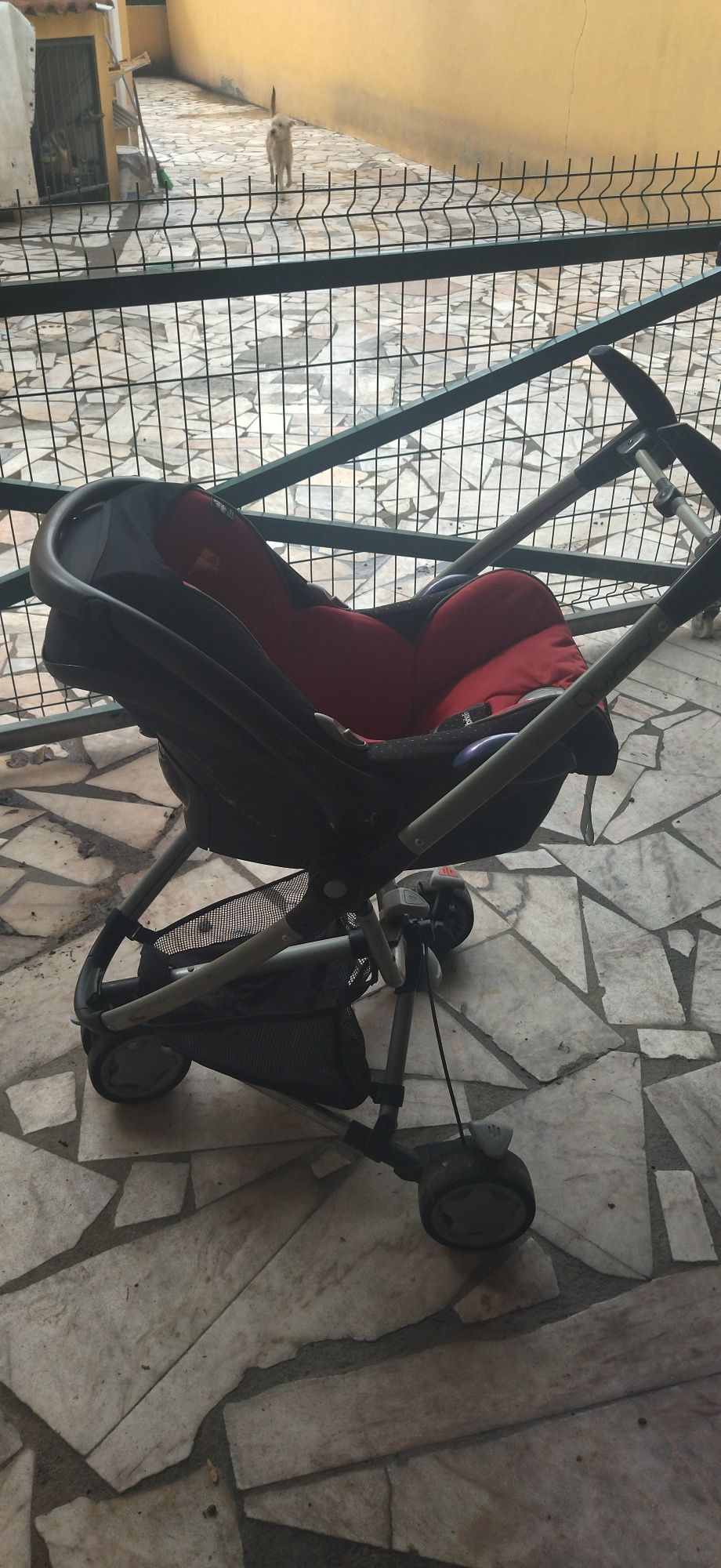 Carrinho Quinny com ovo Maxi Cosi