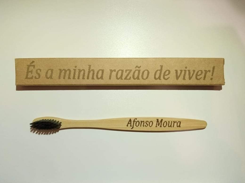 Escova de bambu personalizada