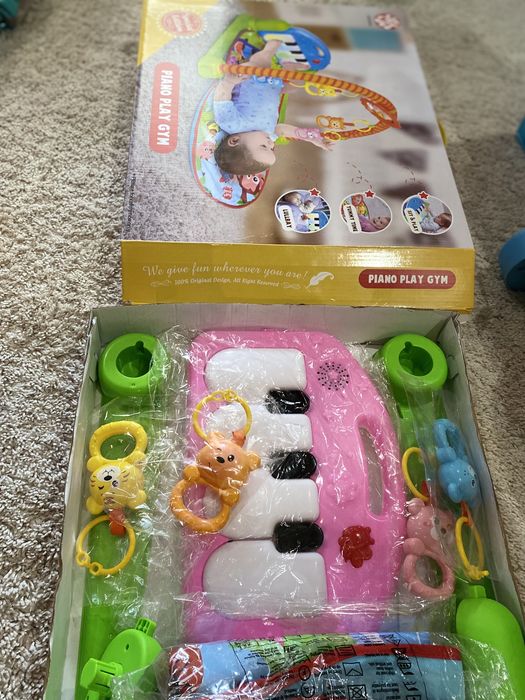 Розвиваючий коврик для малечі