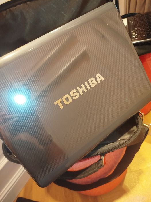 Portátil Toshiba A300 11x