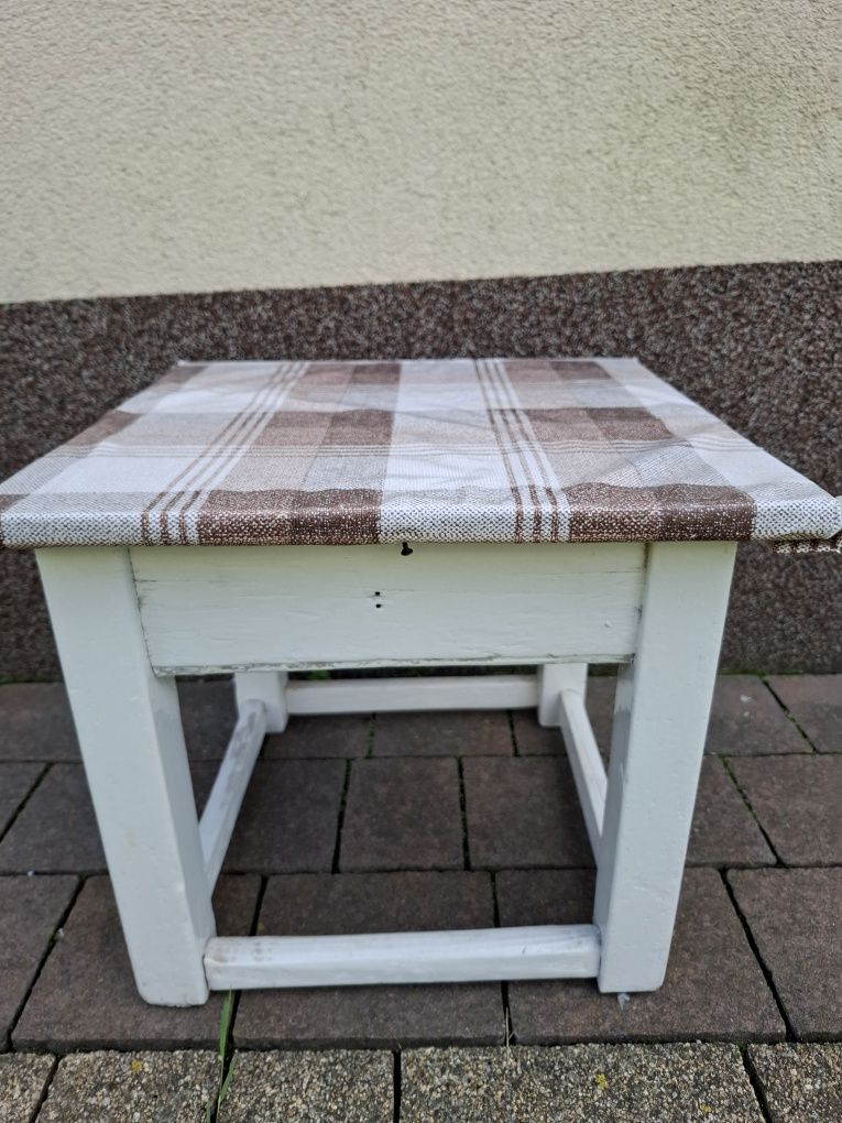 Taboret krzesło stare