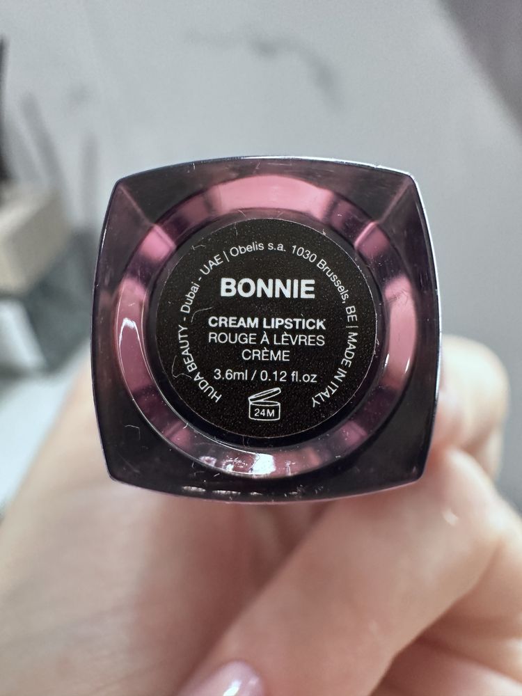 Pomadka Huda Beauty Demi Matte