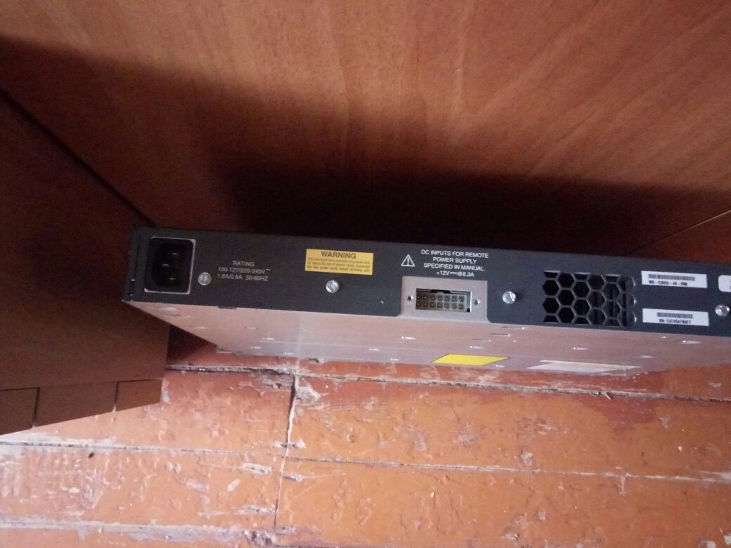 Продам свитч на 48 портов Cisco system-3550