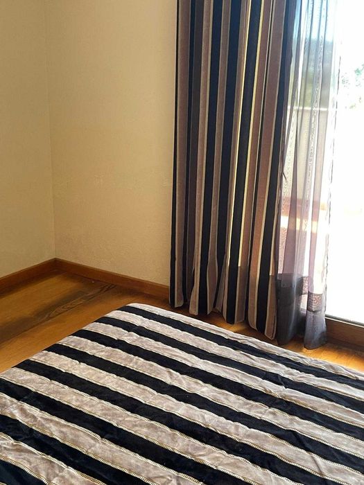 Colcha + Cortinado.  Como novos. Oportunidade