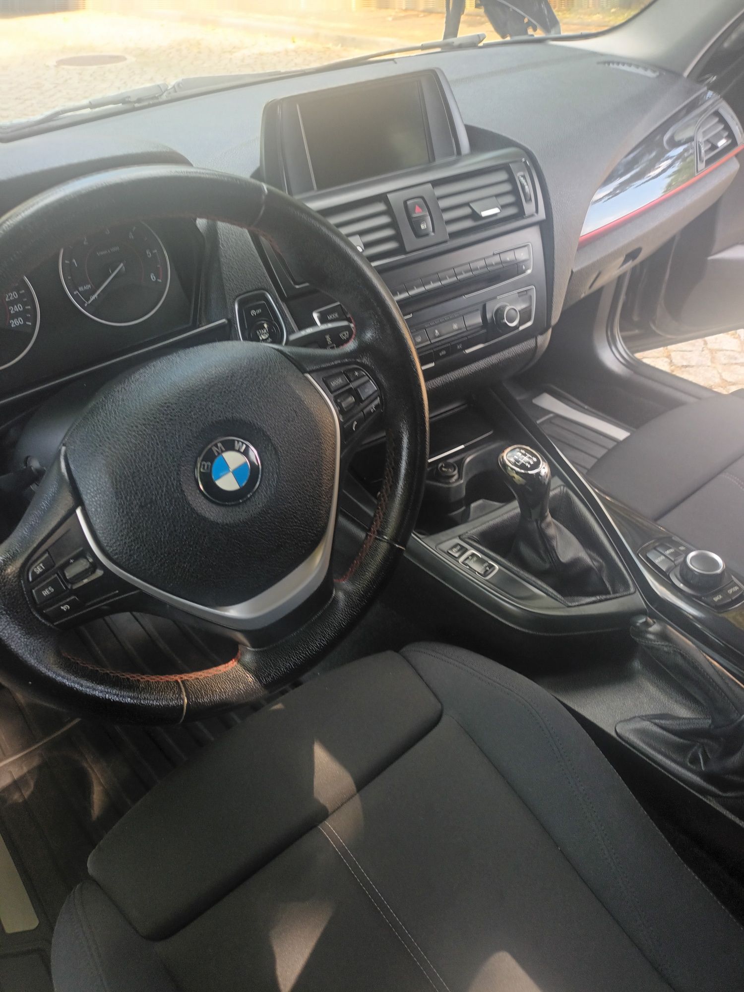 BMW série 1 sport.Irrepreensivel no que toca ao seu exterior/interior