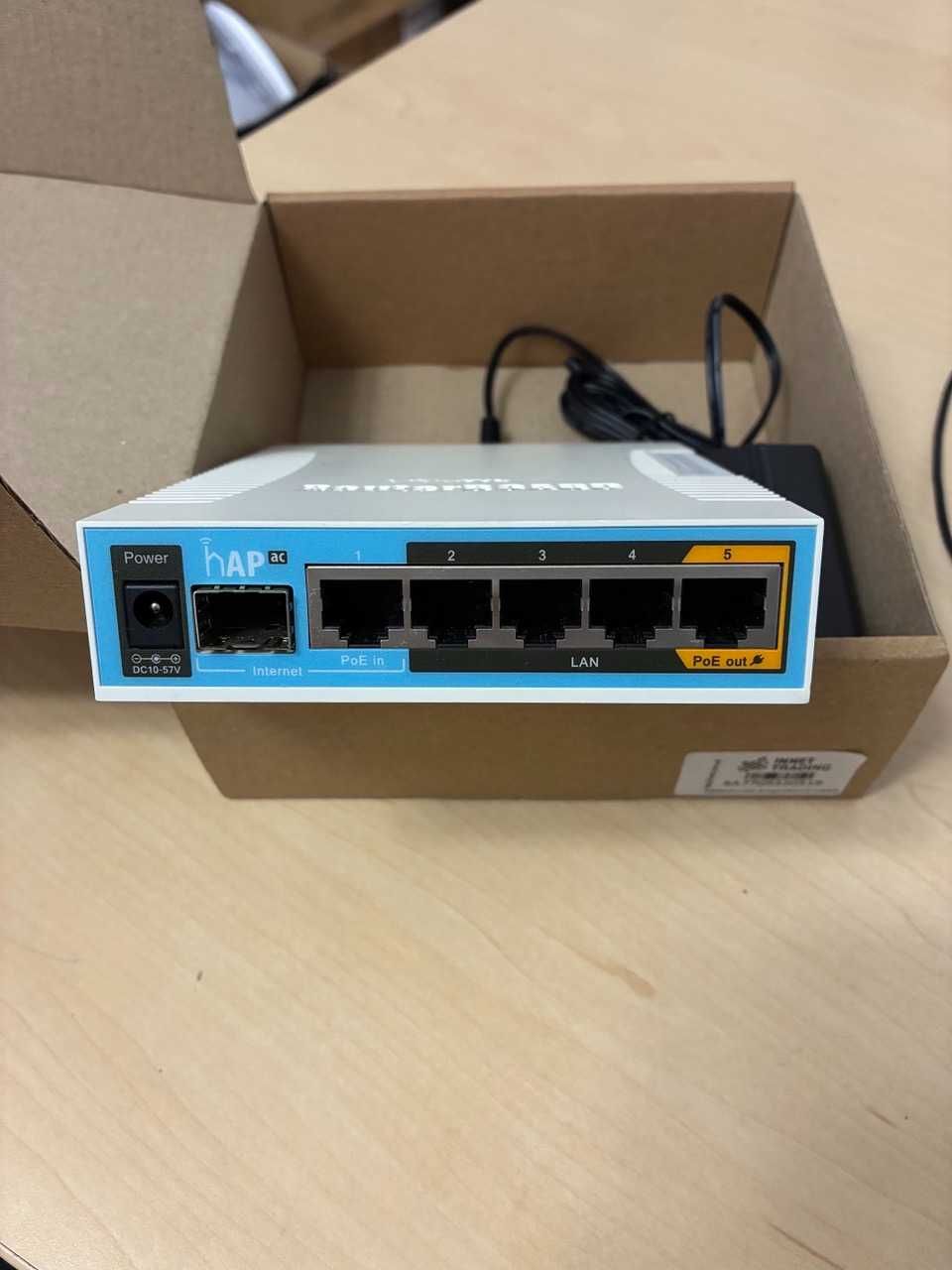 Продам вживані Маршрутизатор MikroTik RB962UiGS-5HacT2HnT (hAP AC)