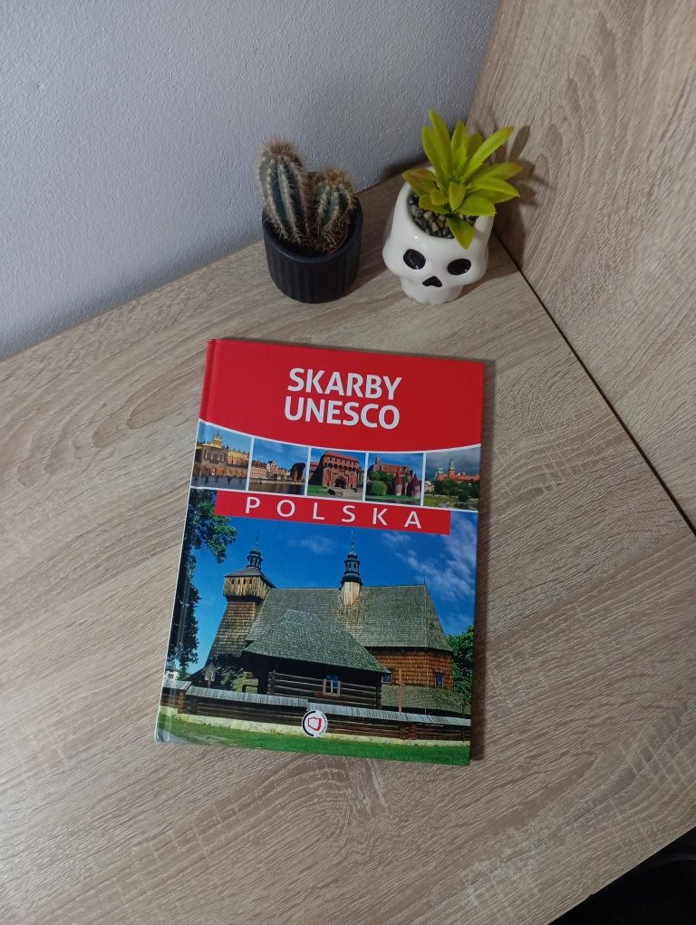 Książka Skarby Unesco Polska JAK NOWA